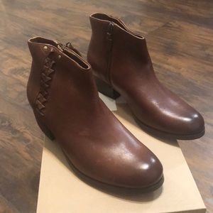 Clarks Maypearl Fawn Leather boots
